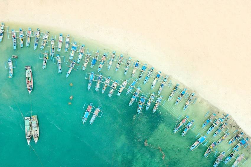 5 Pantai Cantik di Jalur Pansela yang Suguhkan Pemandangan Indah ...